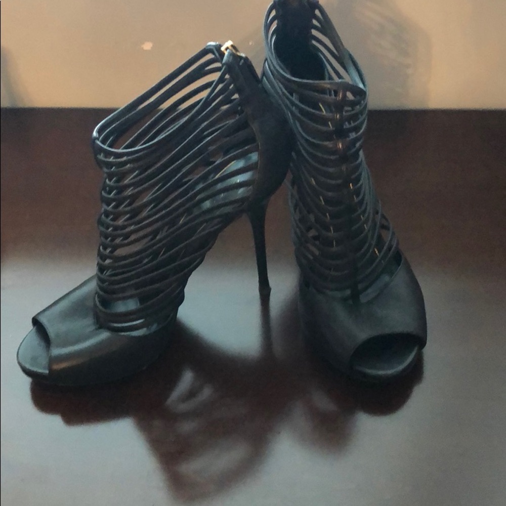 Sexy strappy Gucci